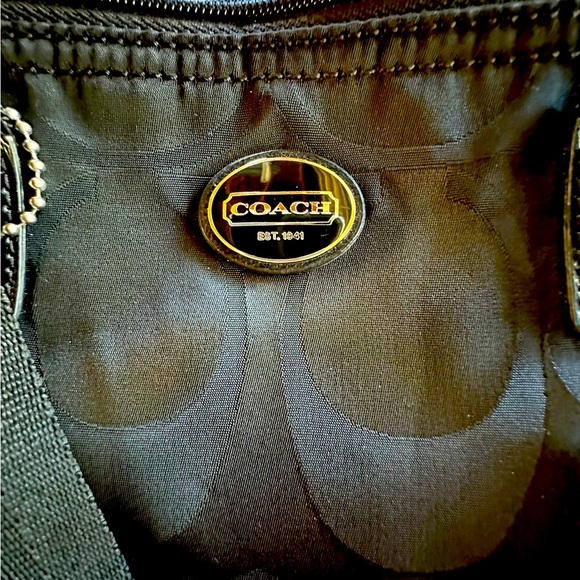 Coach • Black Handbag • Nylon Black Lining • Leather Handles - Picture 3 of 7